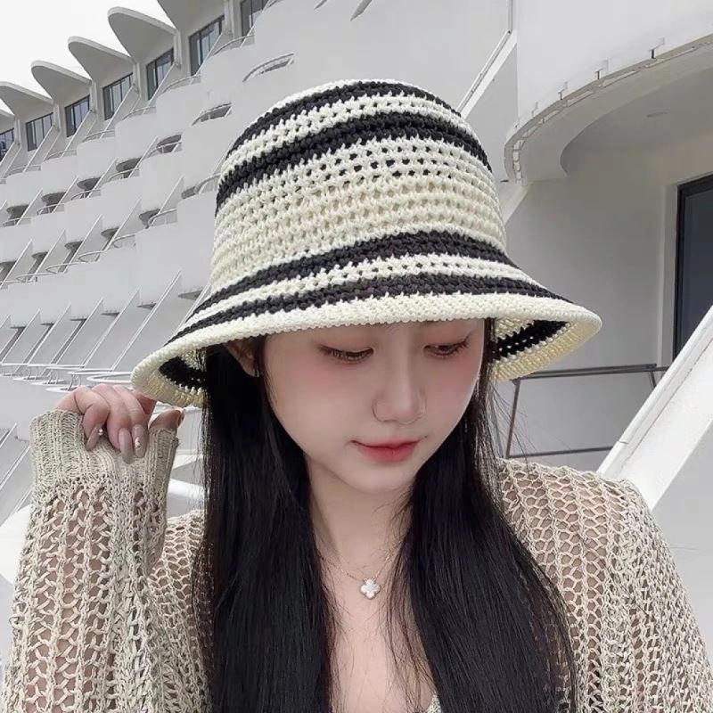 Sophisticated Burberry Caps 260496
