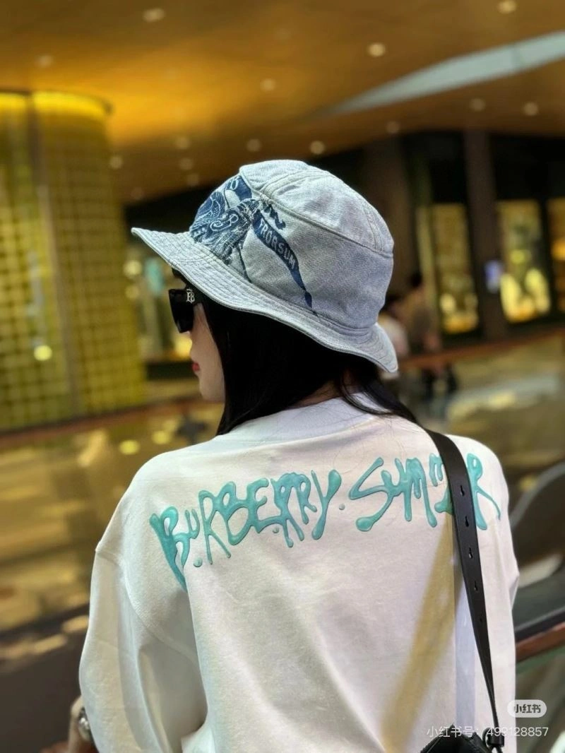 Elegant Burberry Caps 262542