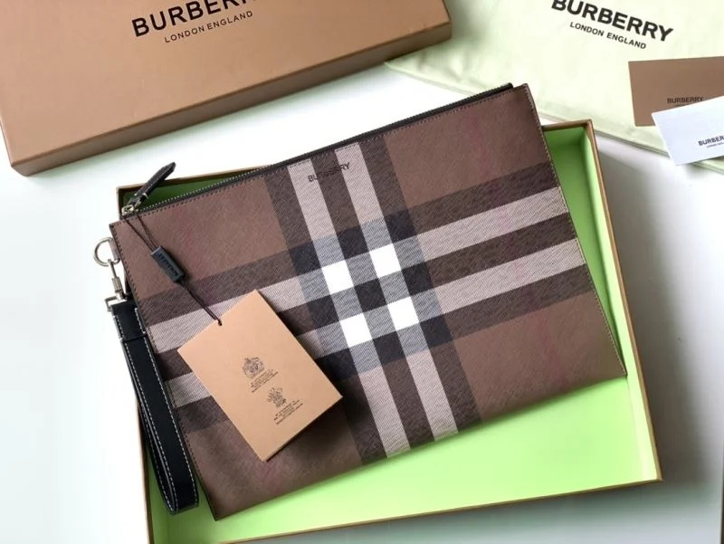 Burberry Clutch Bags Cozy 38125