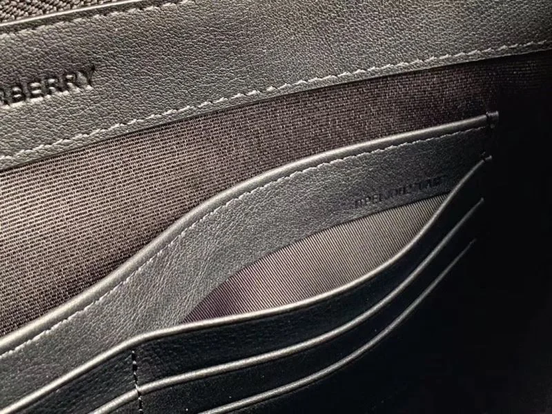Casual Burberry Clutch Bags 38123