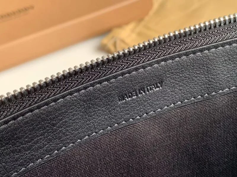 Casual Burberry Clutch Bags 38123
