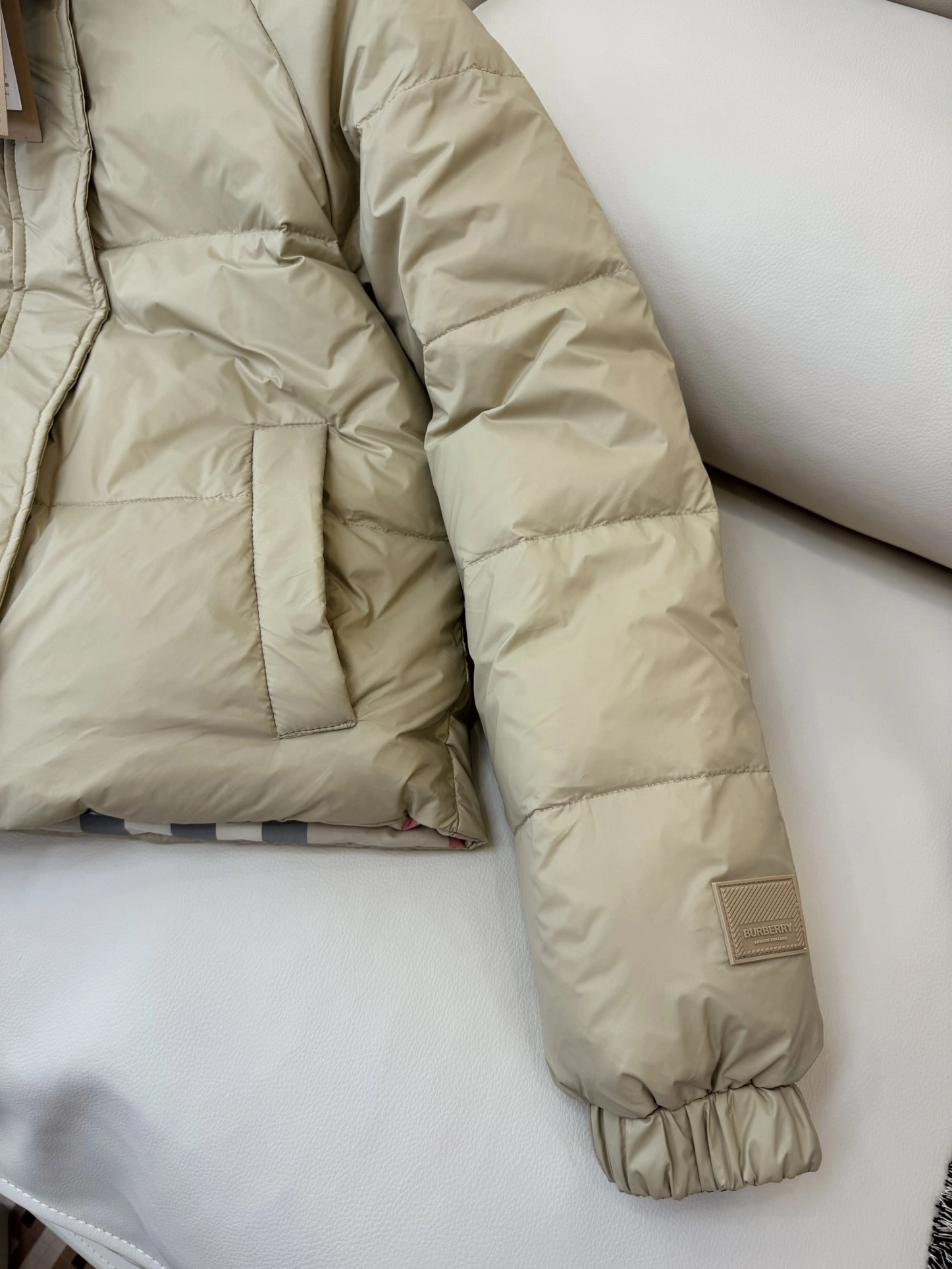 Resilient Burberry Down Jackets 106188