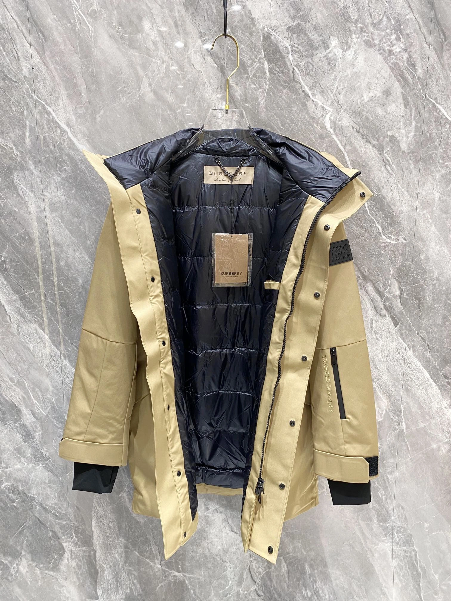 Burberry Down Jackets Attractive 106116
