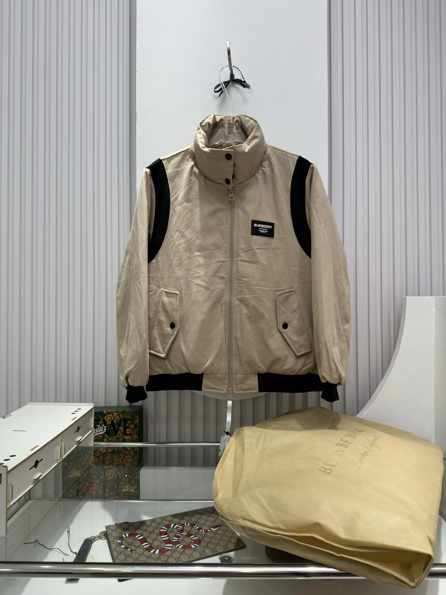 GoAnywhere Burberry Down Jackets 106112
