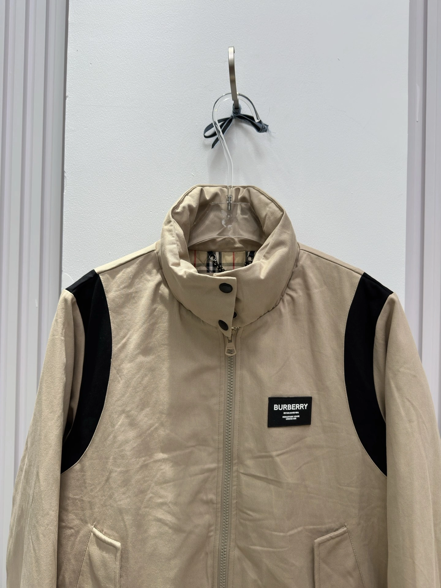 GoAnywhere Burberry Down Jackets 106112