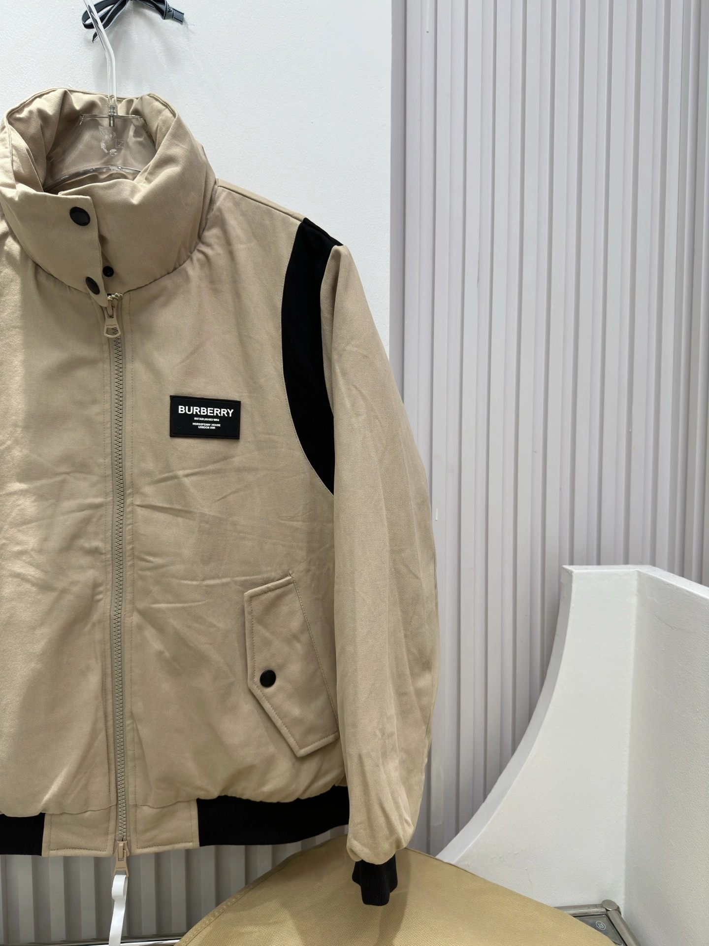 GoAnywhere Burberry Down Jackets 106112