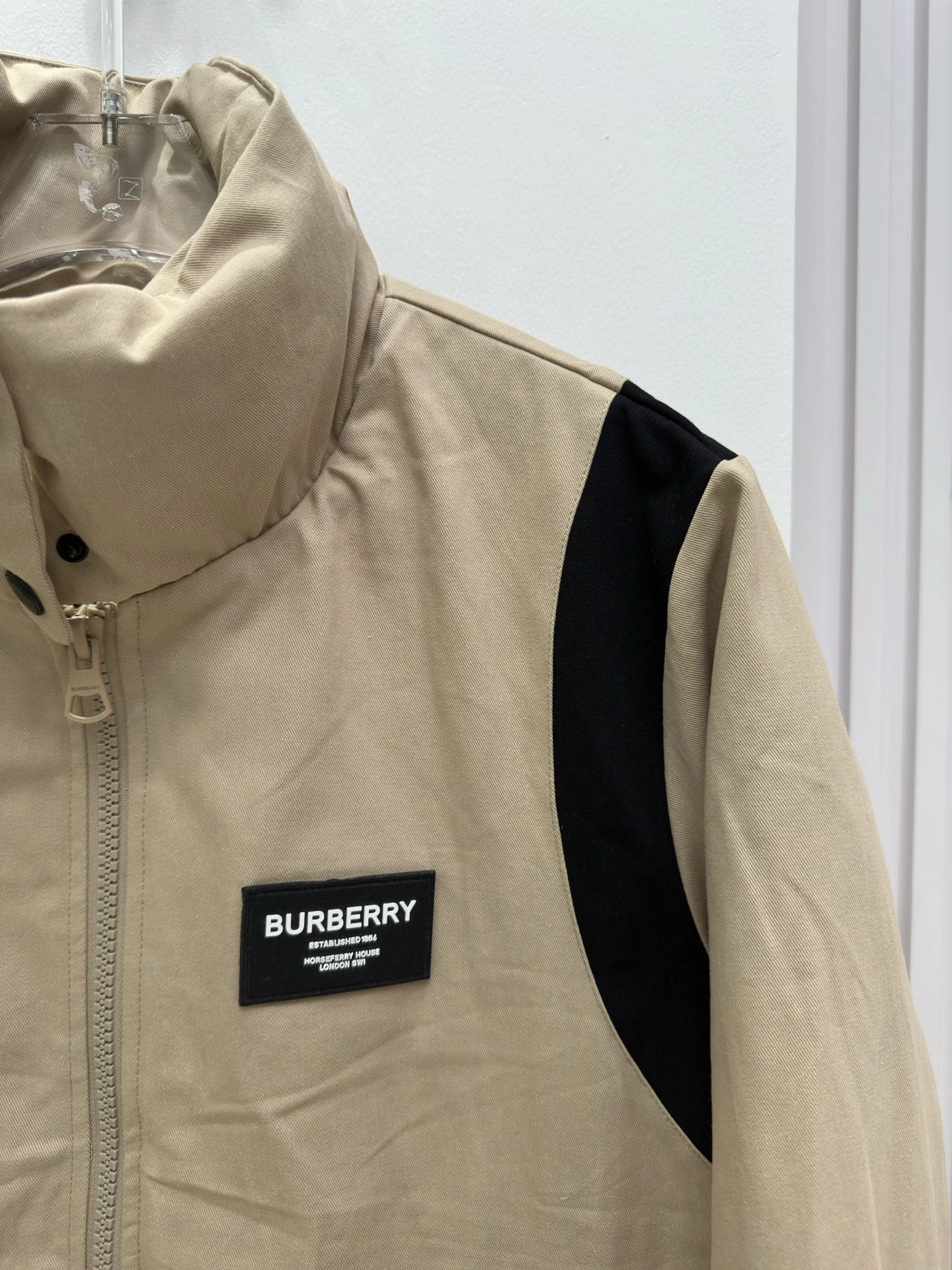 GoAnywhere Burberry Down Jackets 106112