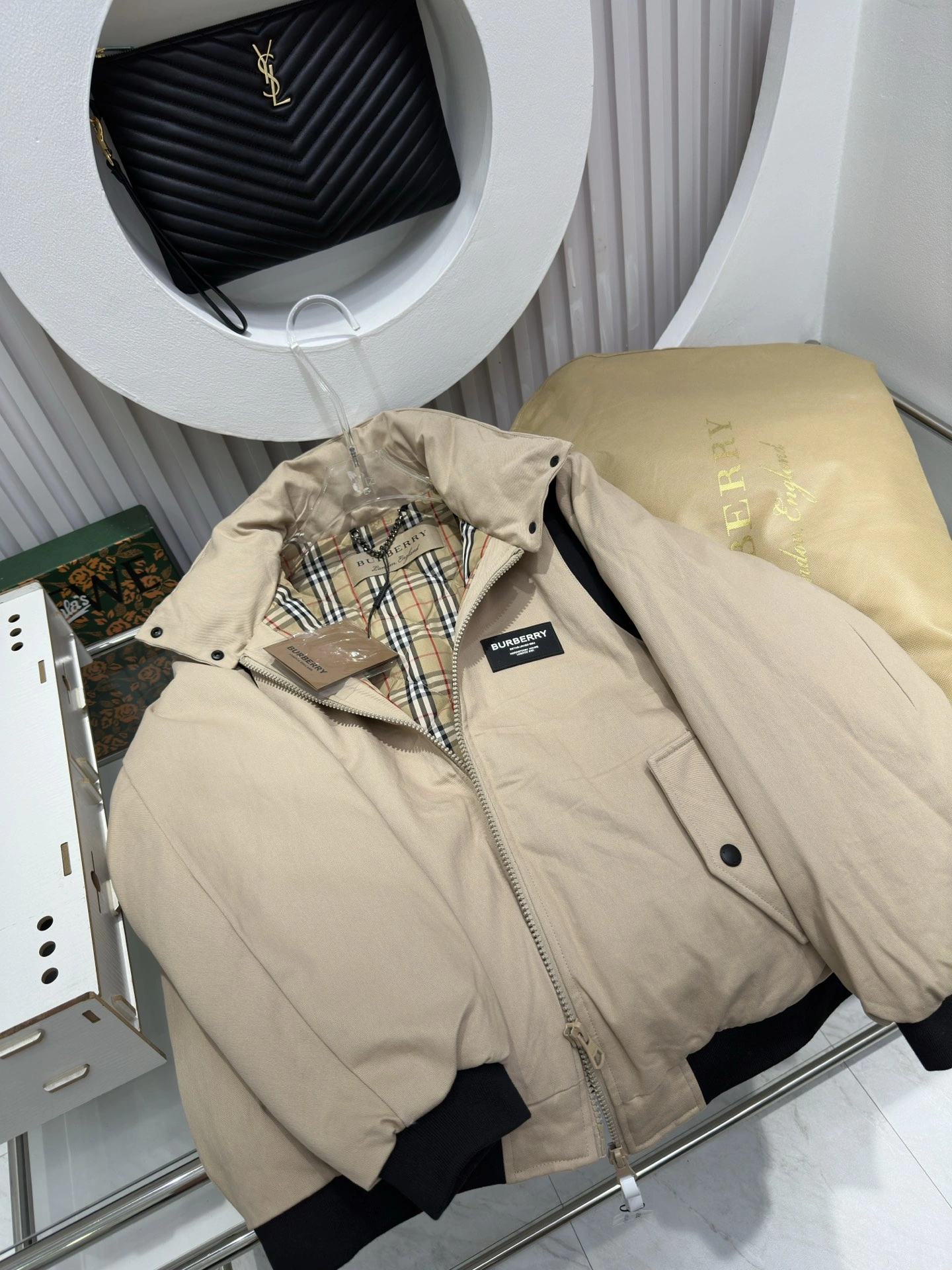GoAnywhere Burberry Down Jackets 106112
