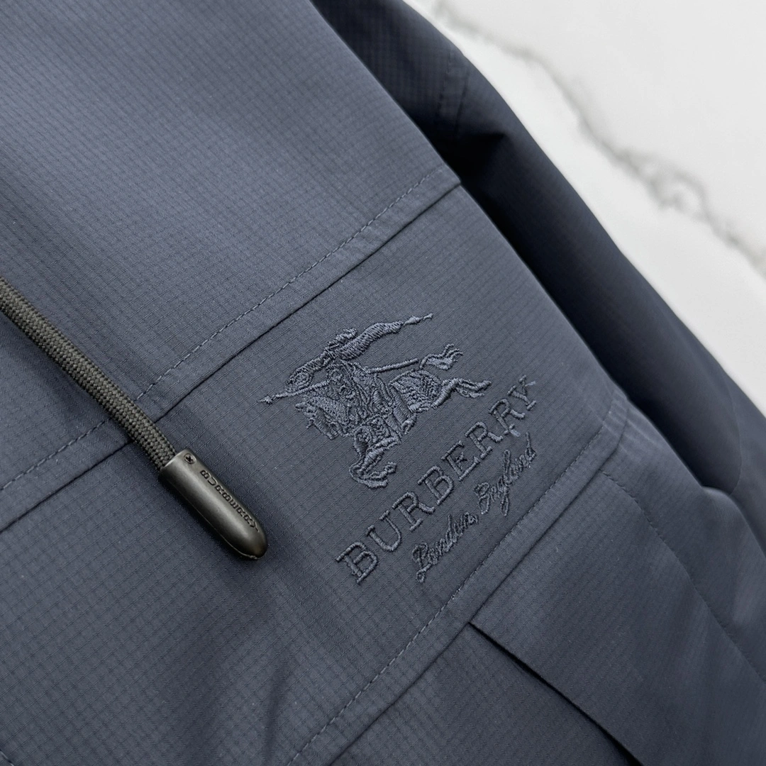 Burberry Down Jackets Sporty 106153