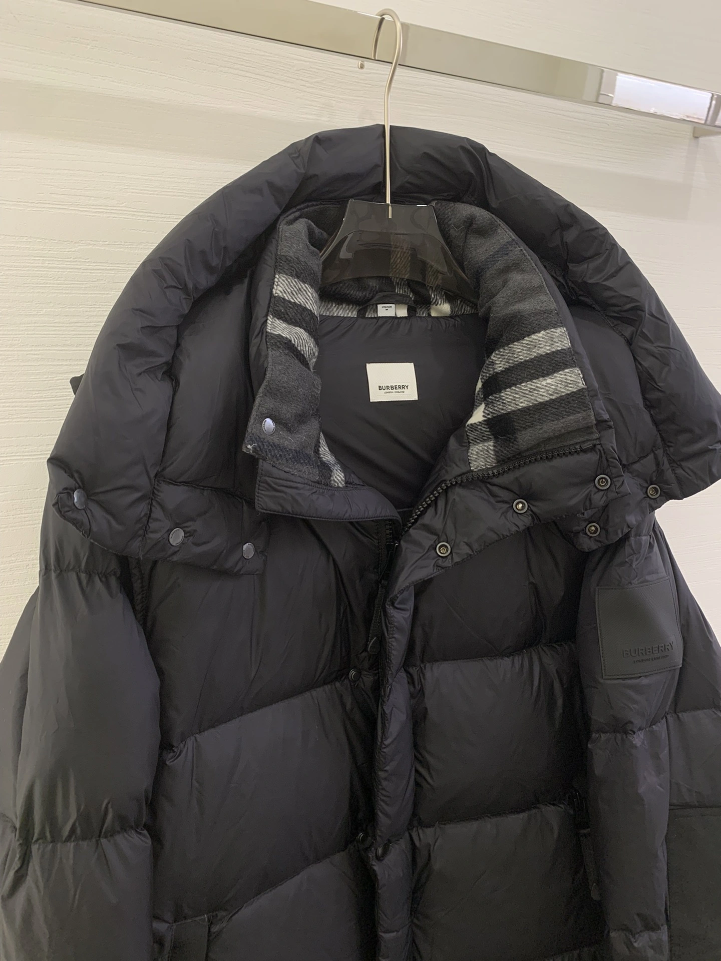 Versatile Burberry Down Jackets 106065