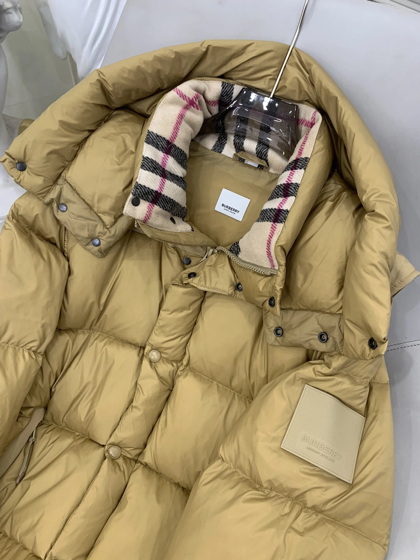 WaterResistant Burberry Down Jackets 106064