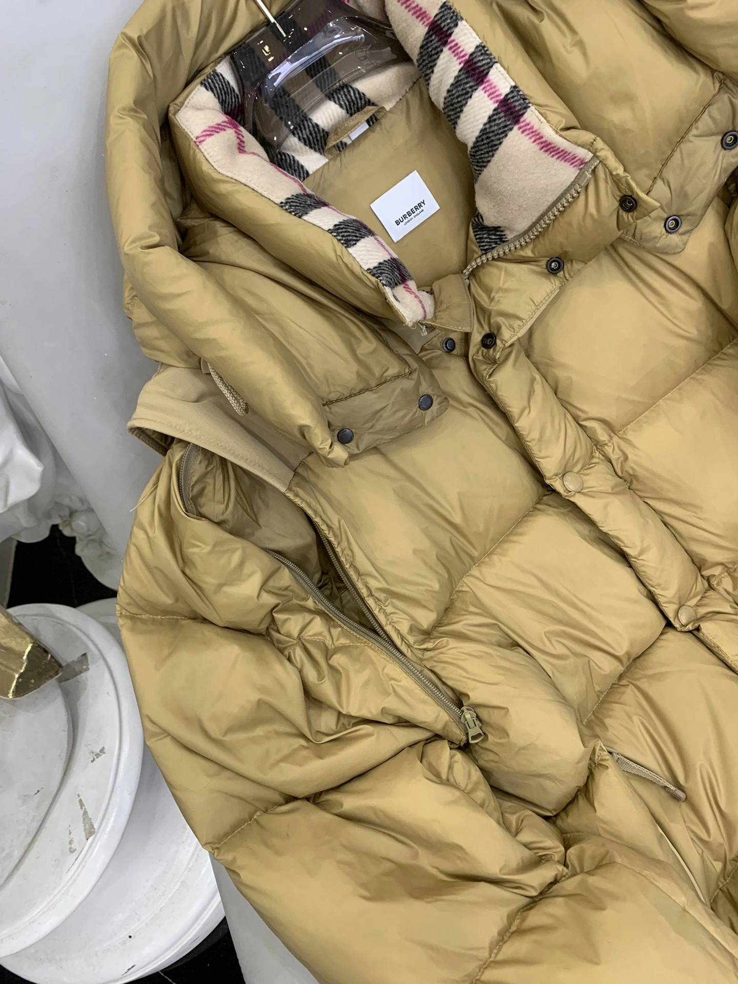 WaterResistant Burberry Down Jackets 106064