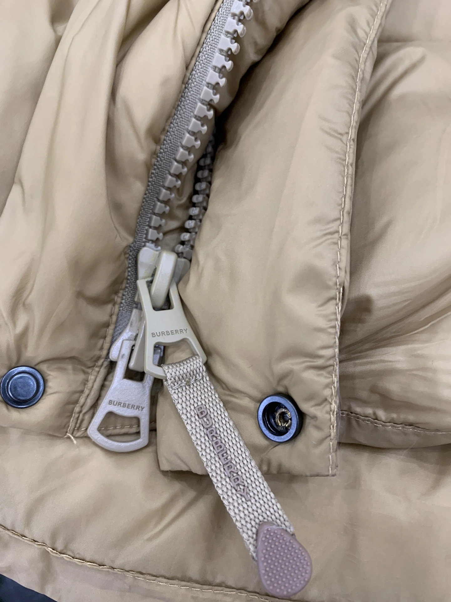 WaterResistant Burberry Down Jackets 106064