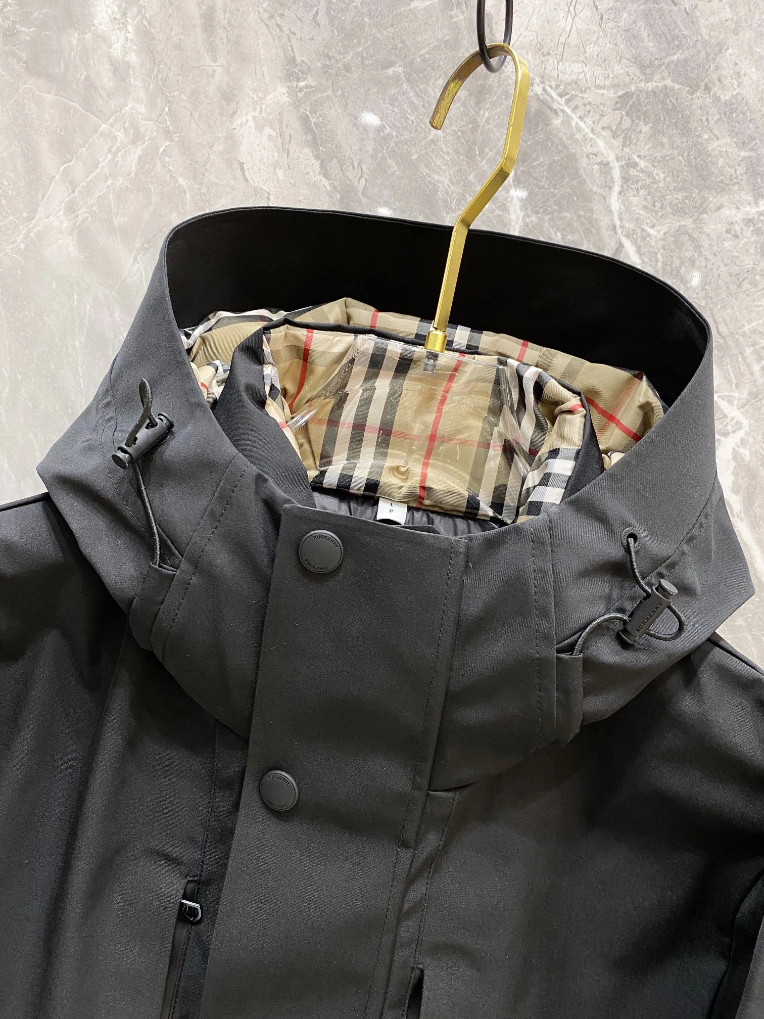 Unisex Burberry Down Jackets 106094