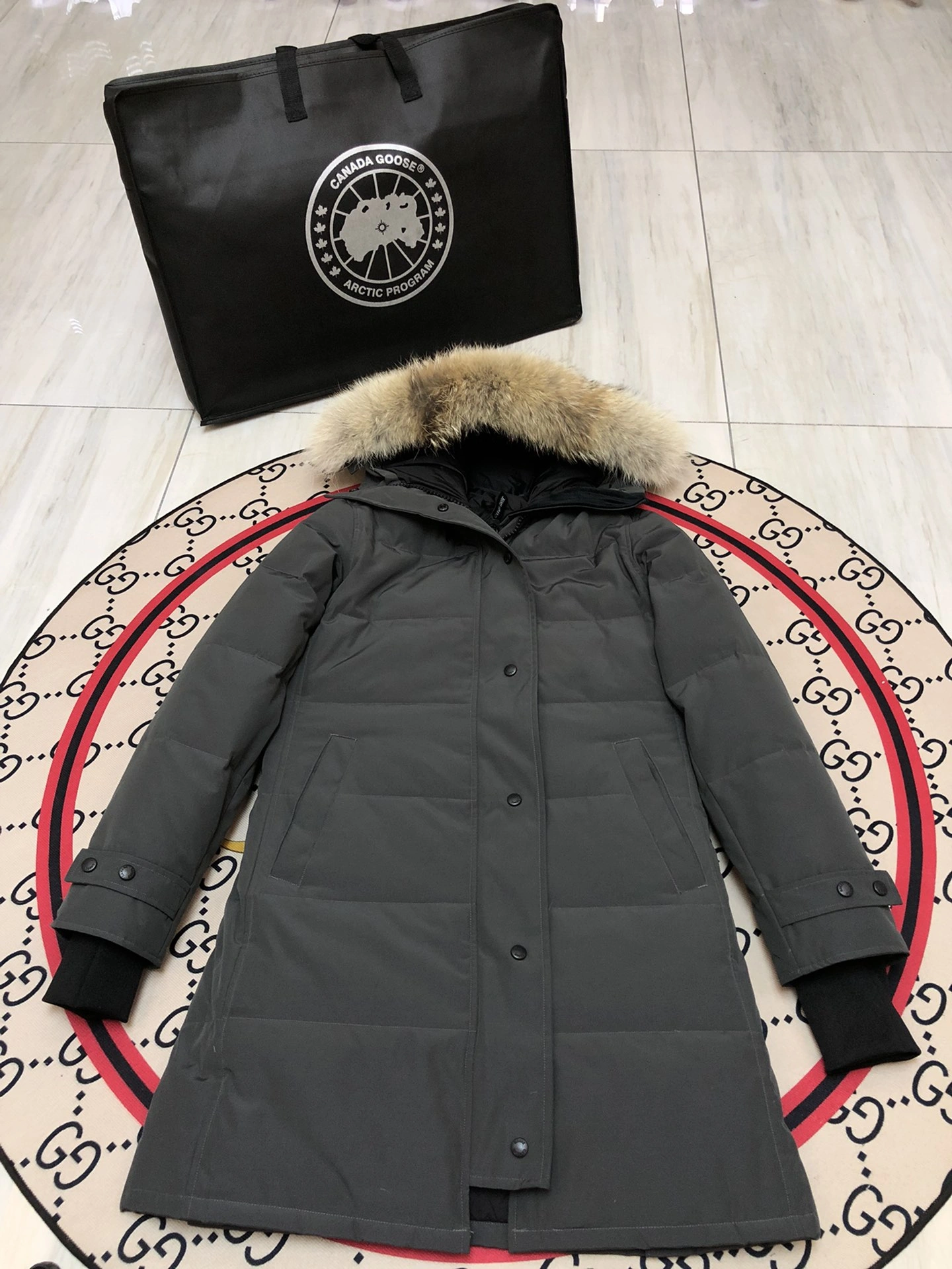 Snug Burberry Down Jackets 106046