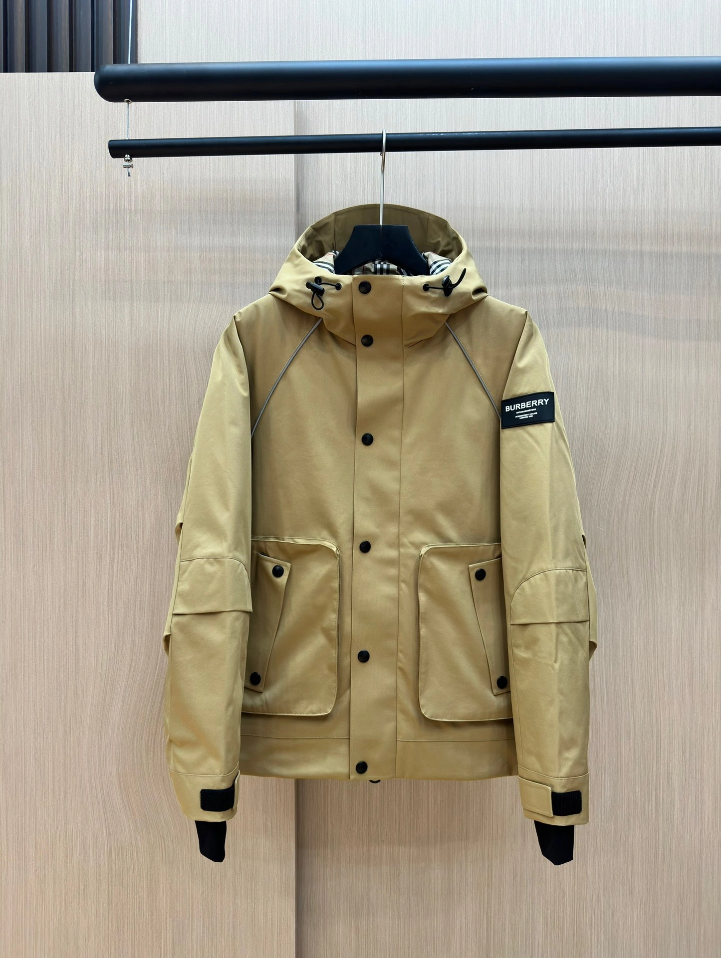 Versatile Burberry Down Jackets 106045