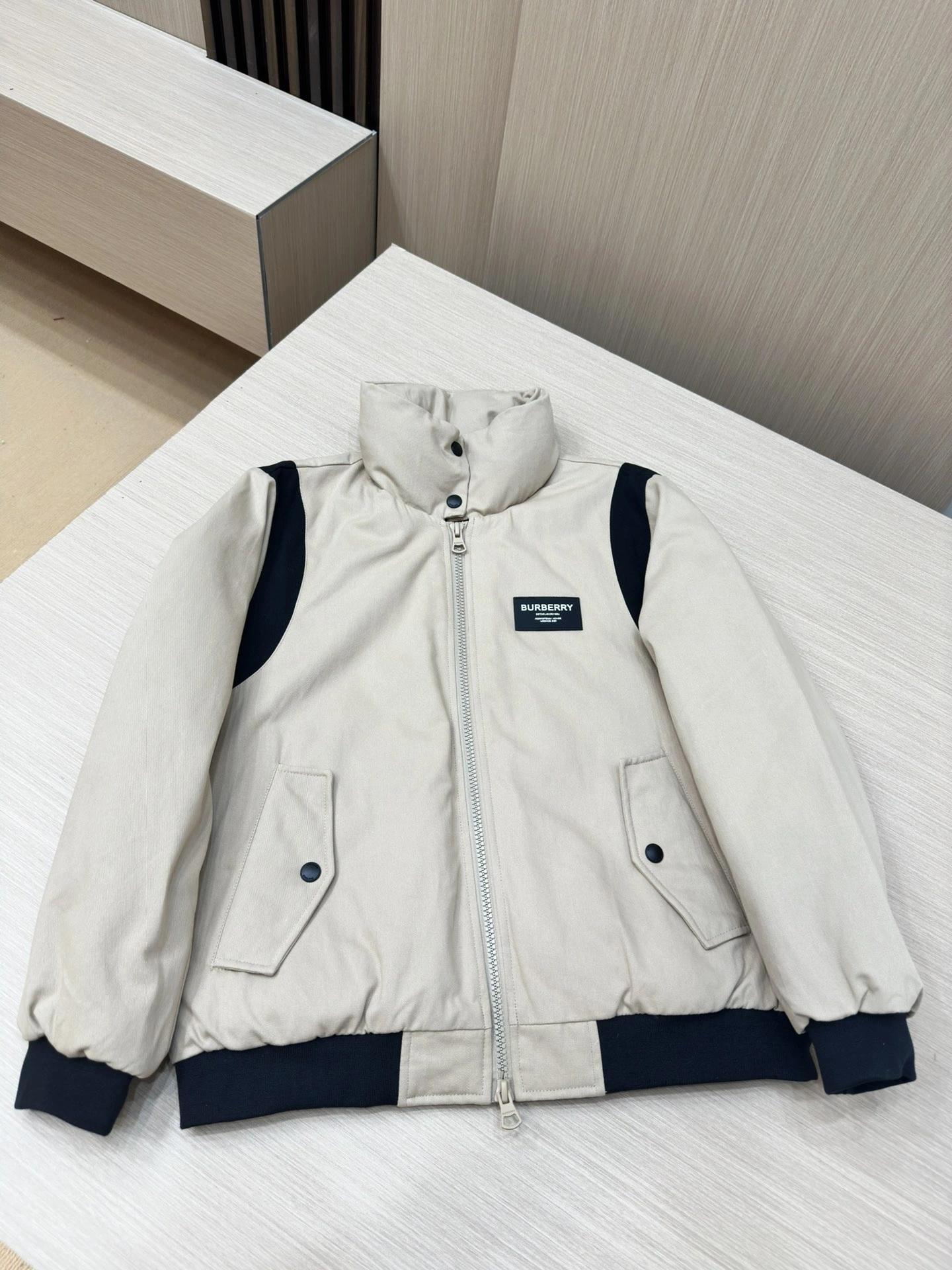 Burberry Down Jackets Sophisticated 106062