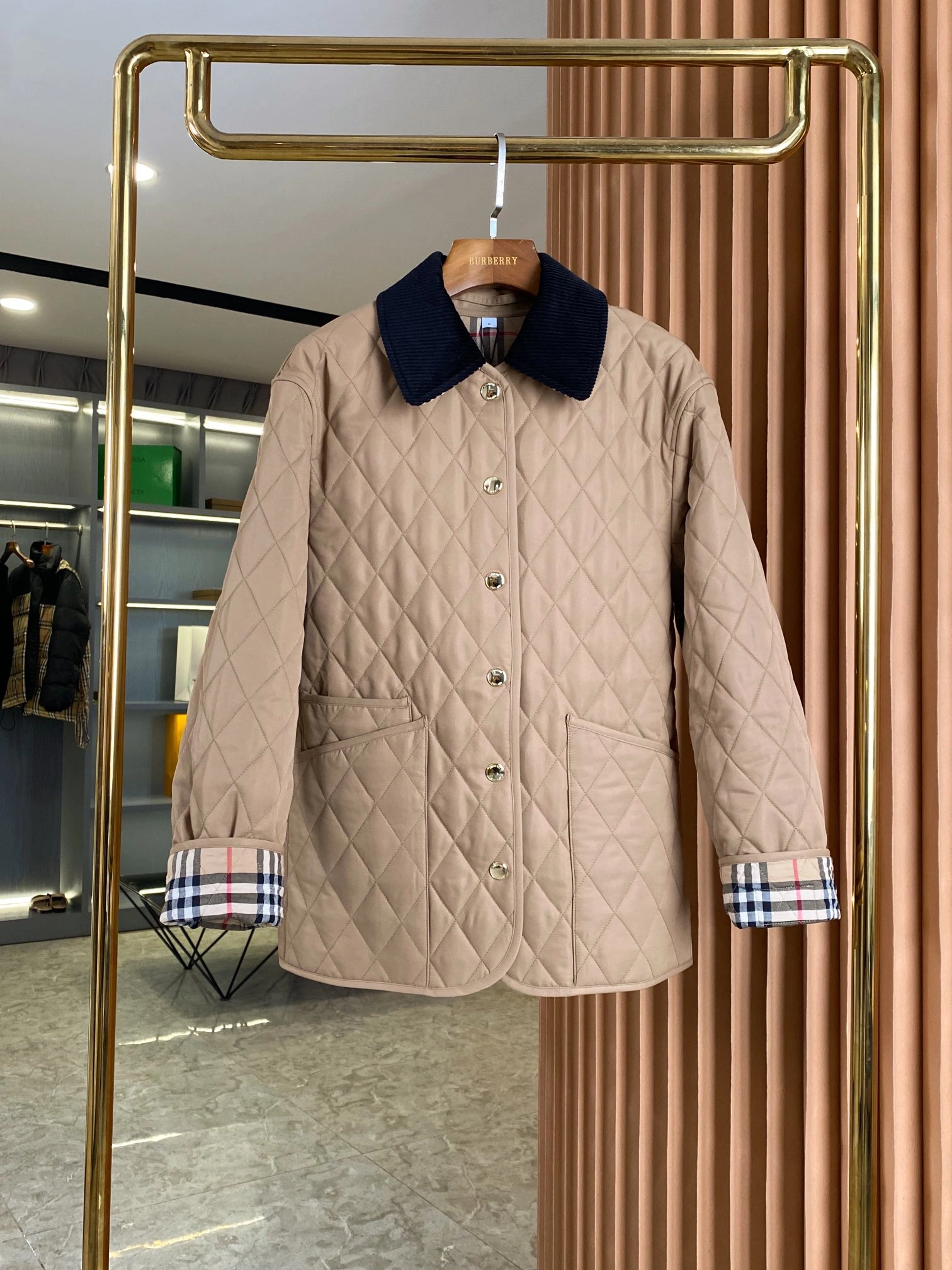 Breathable Burberry Down Jackets 106018
