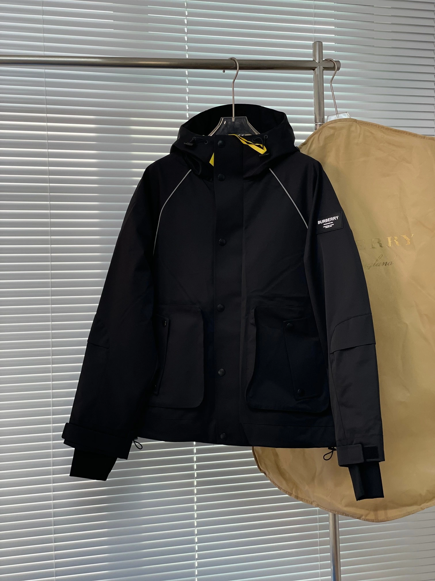 Burberry Down Jackets TimelessDesign 106013