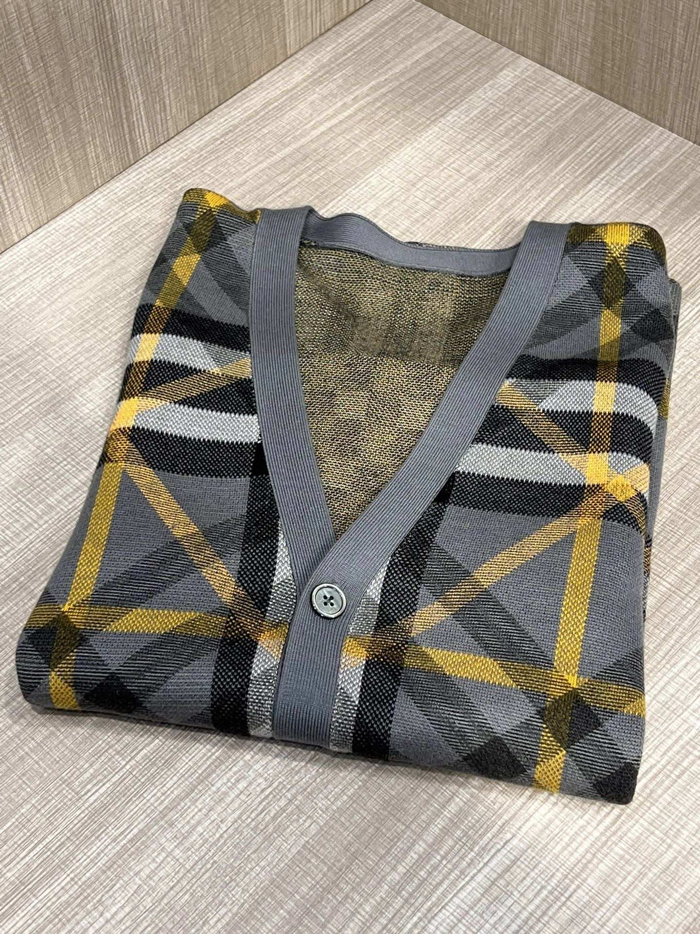 WellDesigned Burberry Down Jackets 106096