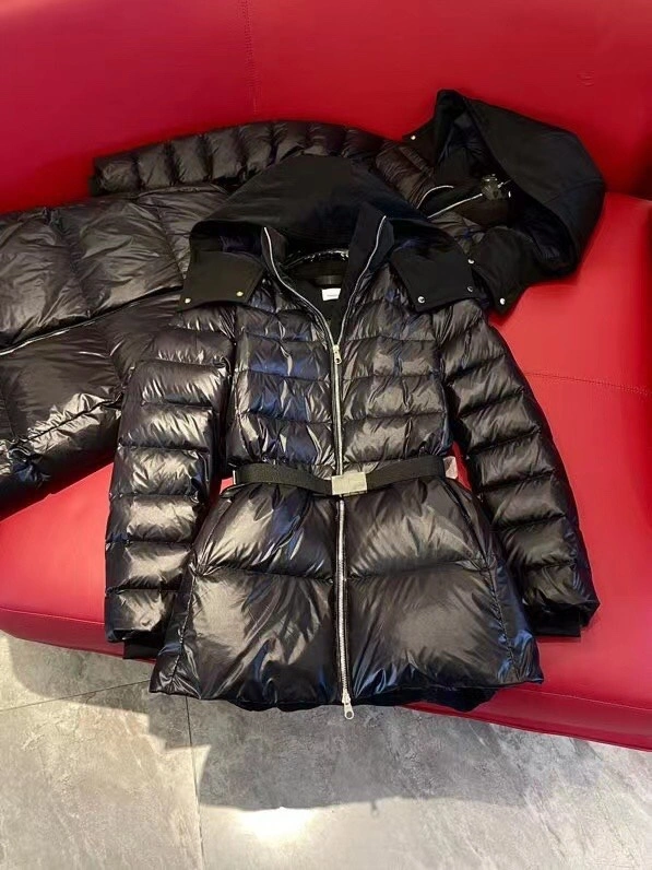 Minimalist Burberry Down Jackets 105837
