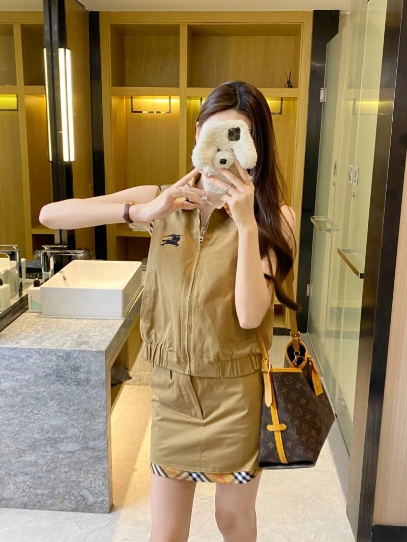 Burberry Dress Suits ZipUp 99185
