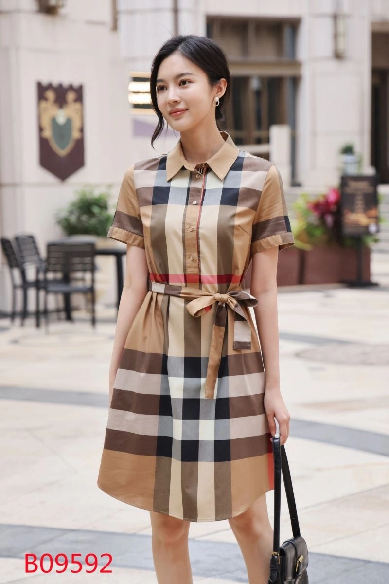 Minimalist Burberry Dress 104973