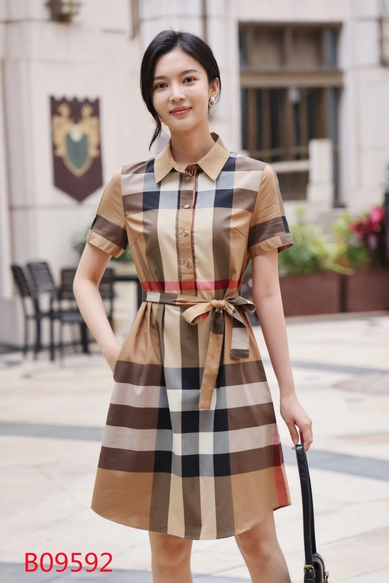 Minimalist Burberry Dress 104973