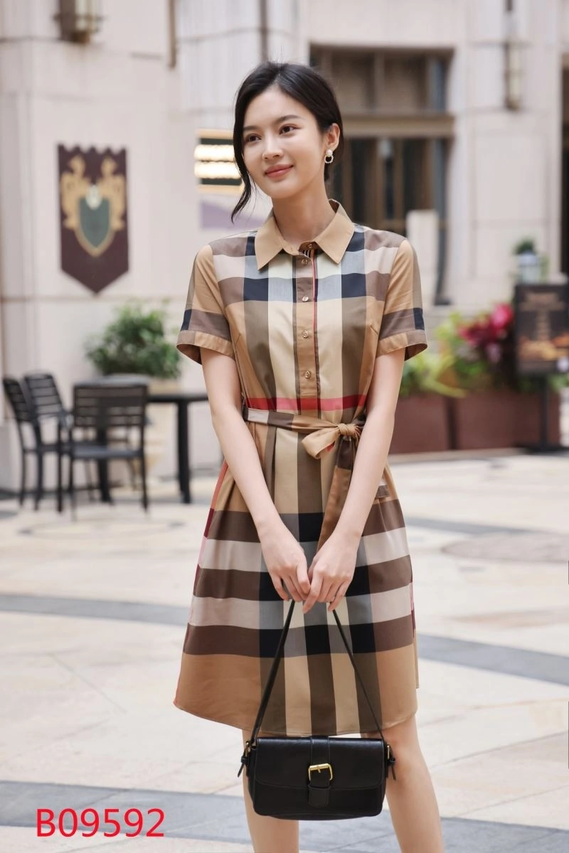Minimalist Burberry Dress 104973