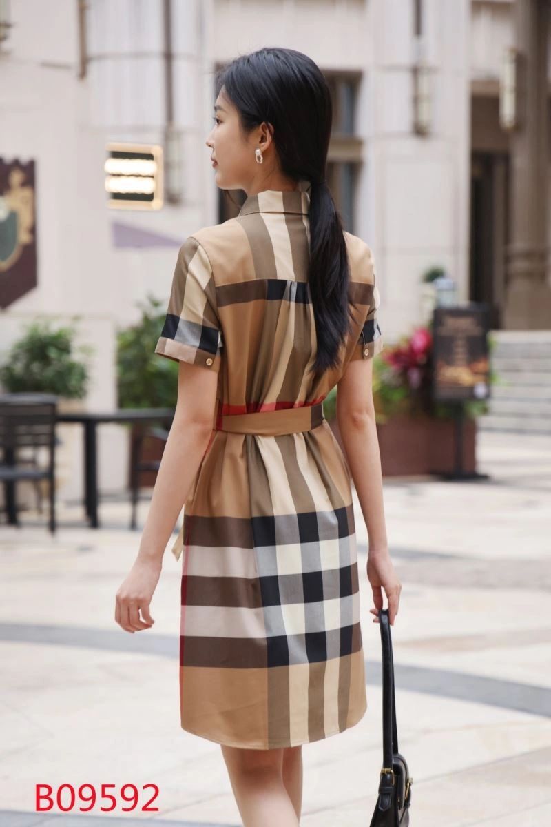 Minimalist Burberry Dress 104973