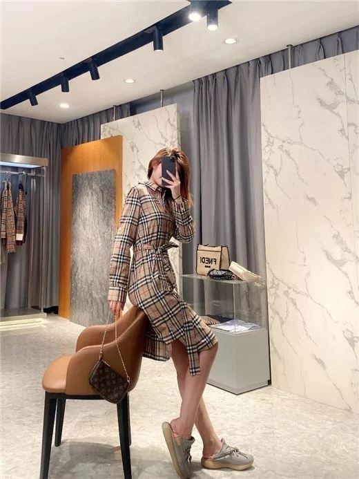 Chic Burberry Dress 104955