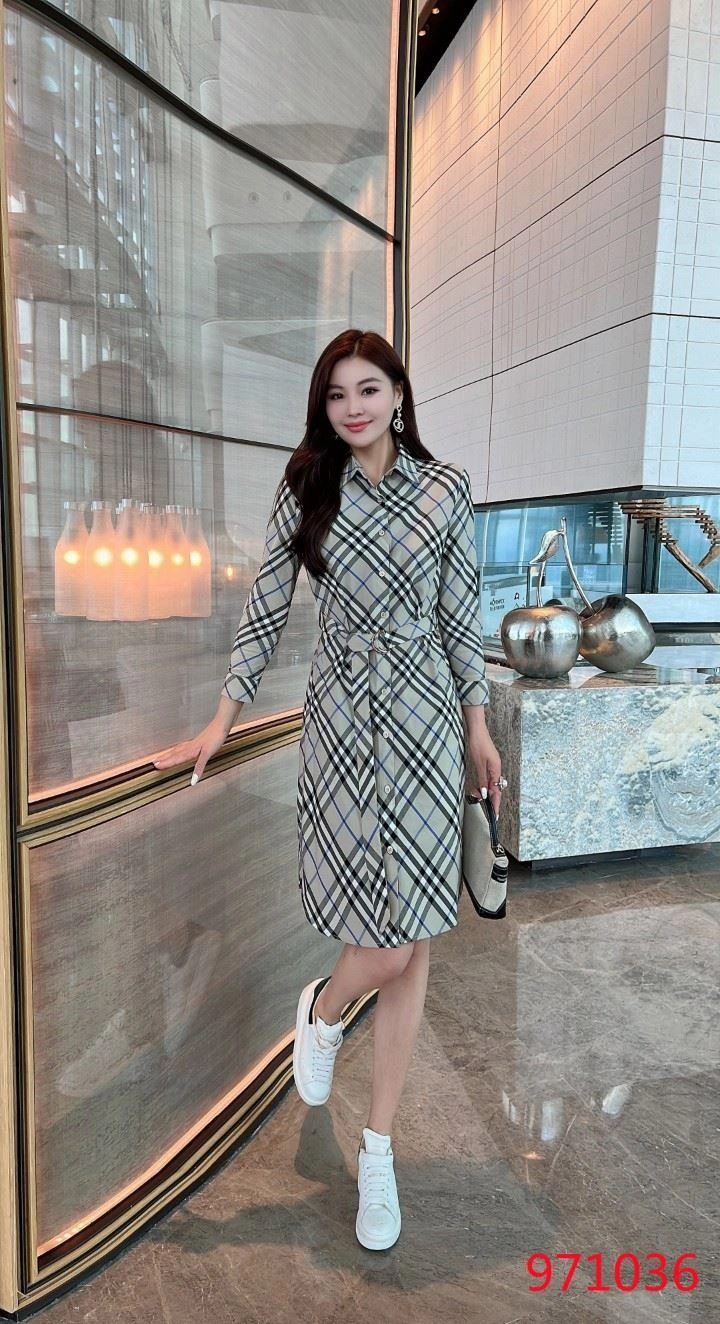 Burberry Dress MoistureWicking 104925