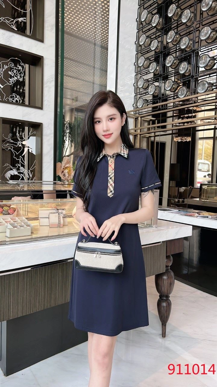 Trendsetting Burberry Dress 104879