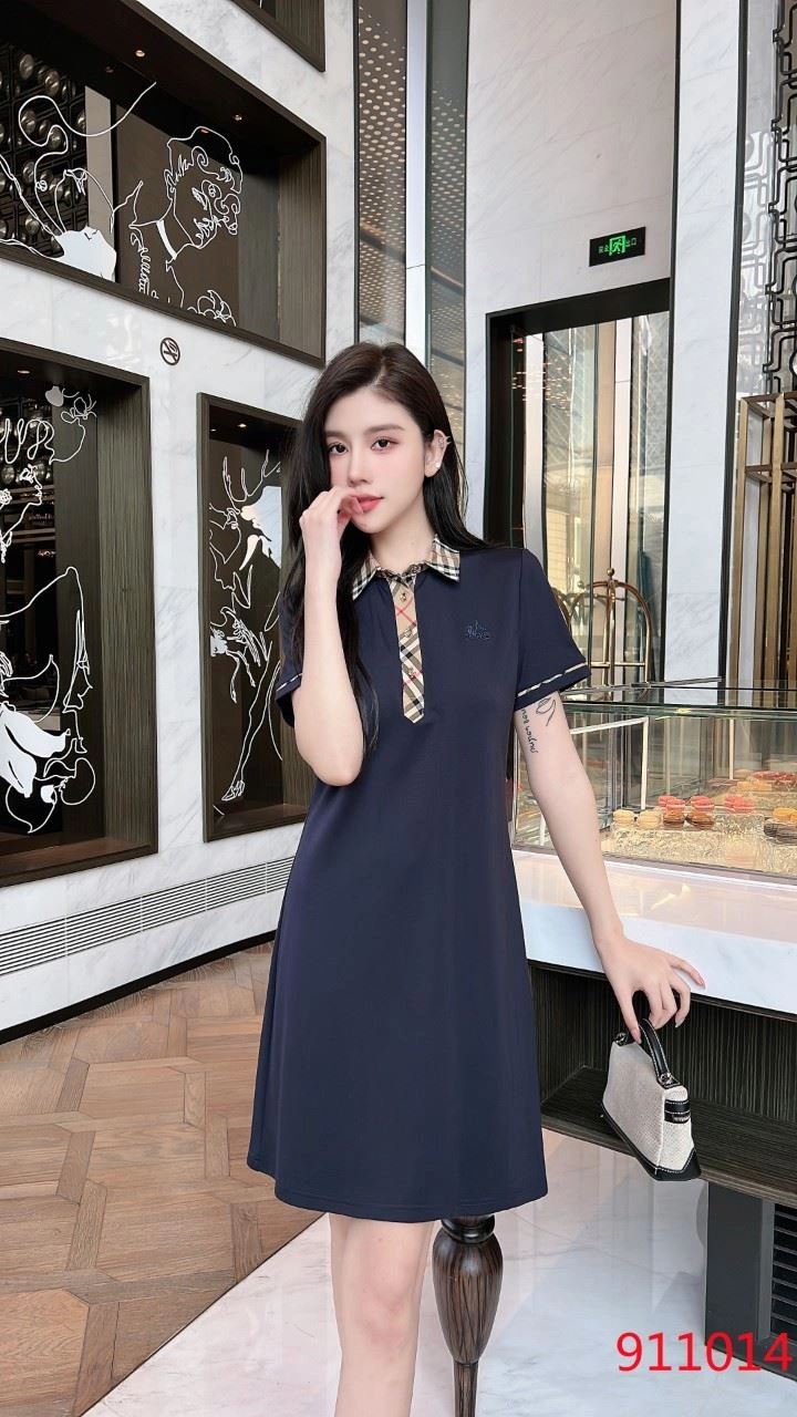 Trendsetting Burberry Dress 104879