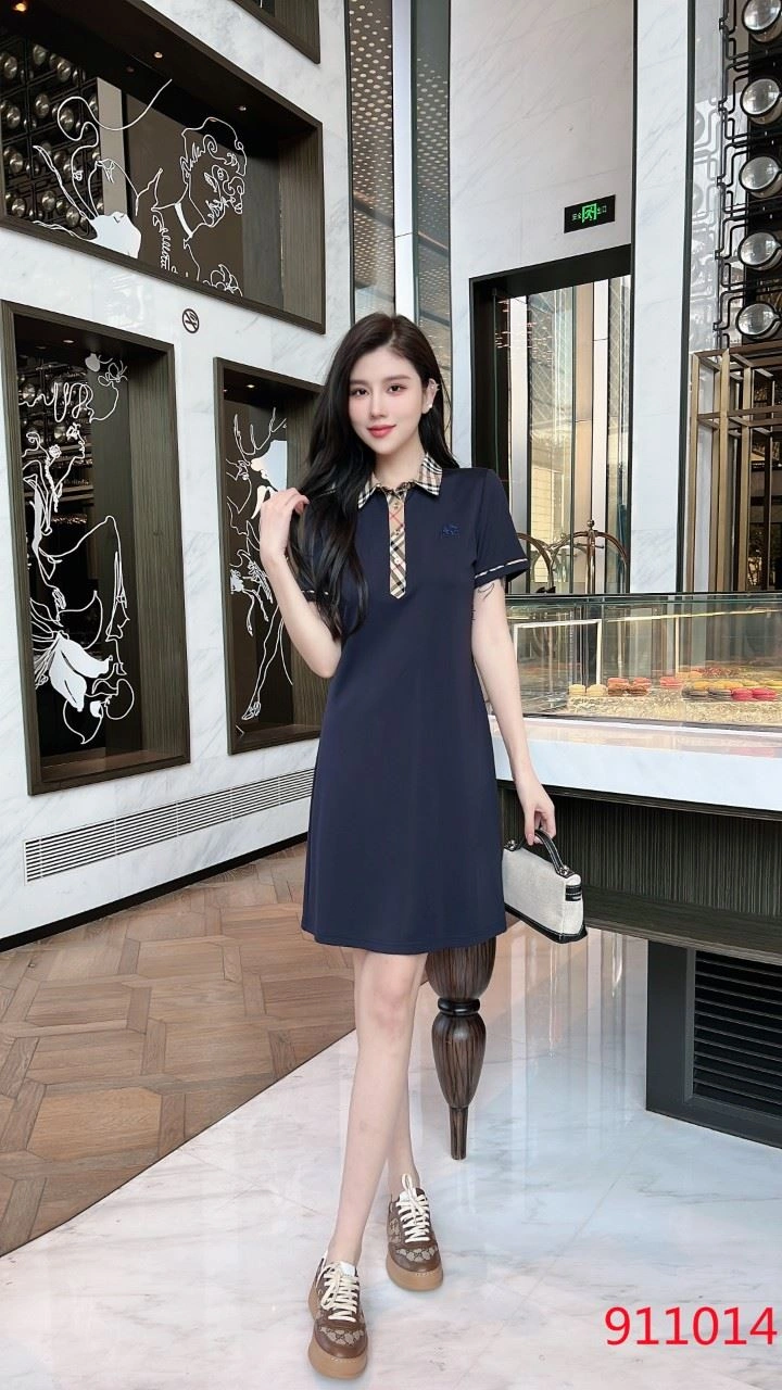 Trendsetting Burberry Dress 104879