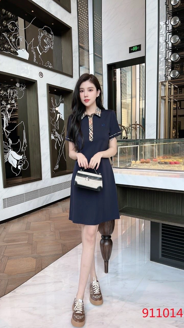 Trendsetting Burberry Dress 104879