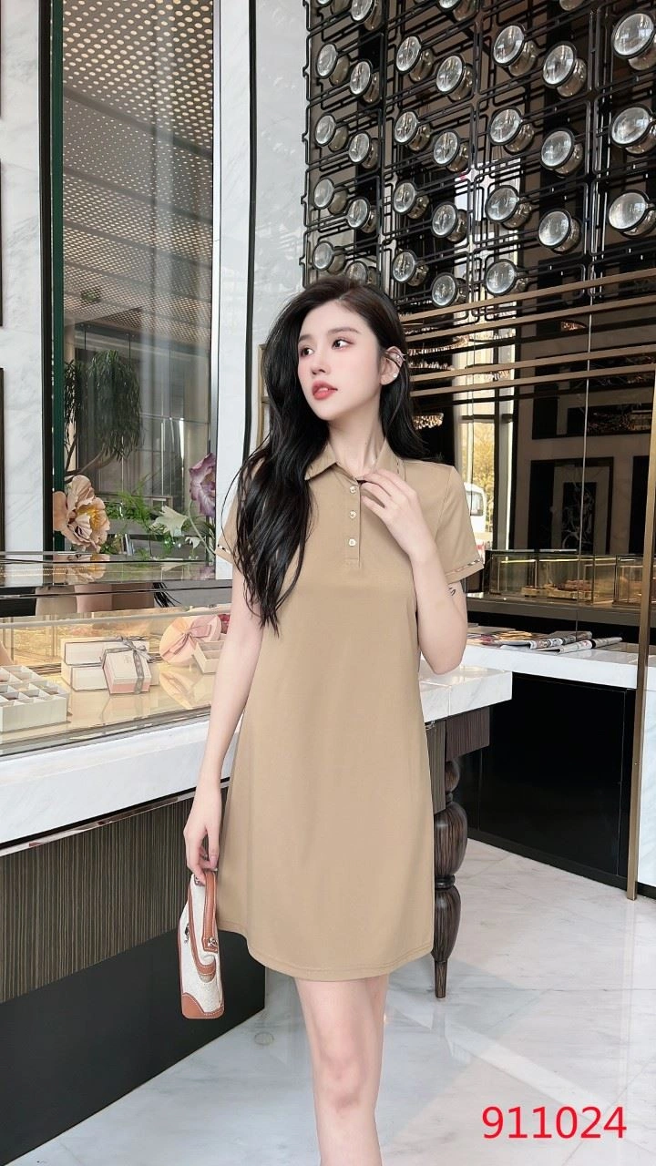Burberry Dress Compact 104841