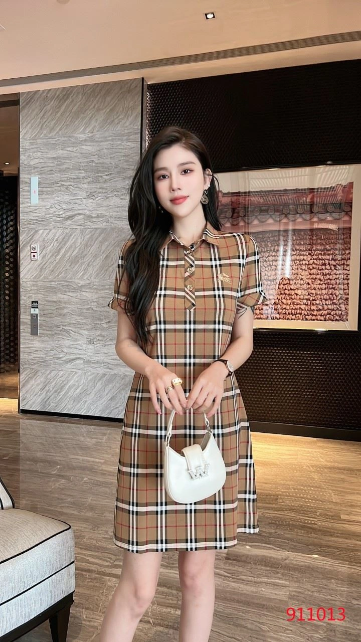 MoistureWicking Burberry Dress 104871