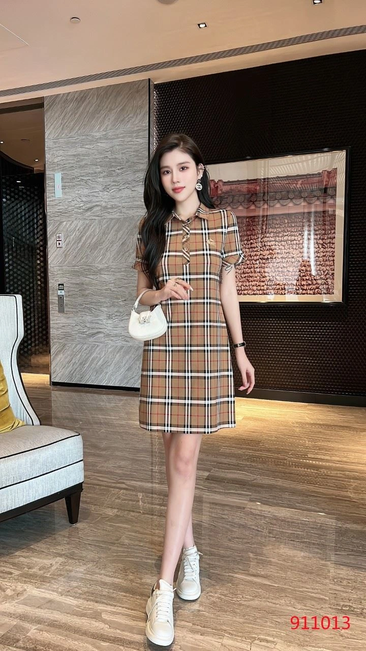 MoistureWicking Burberry Dress 104871