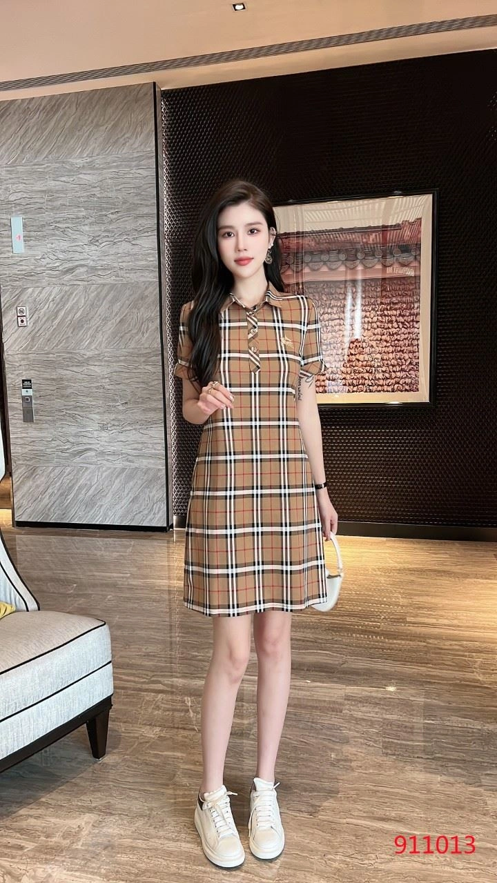 MoistureWicking Burberry Dress 104871