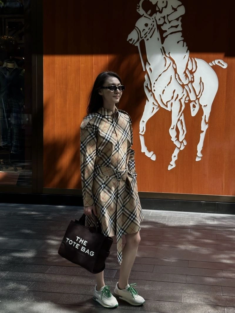 Breathable Burberry Dress 104819