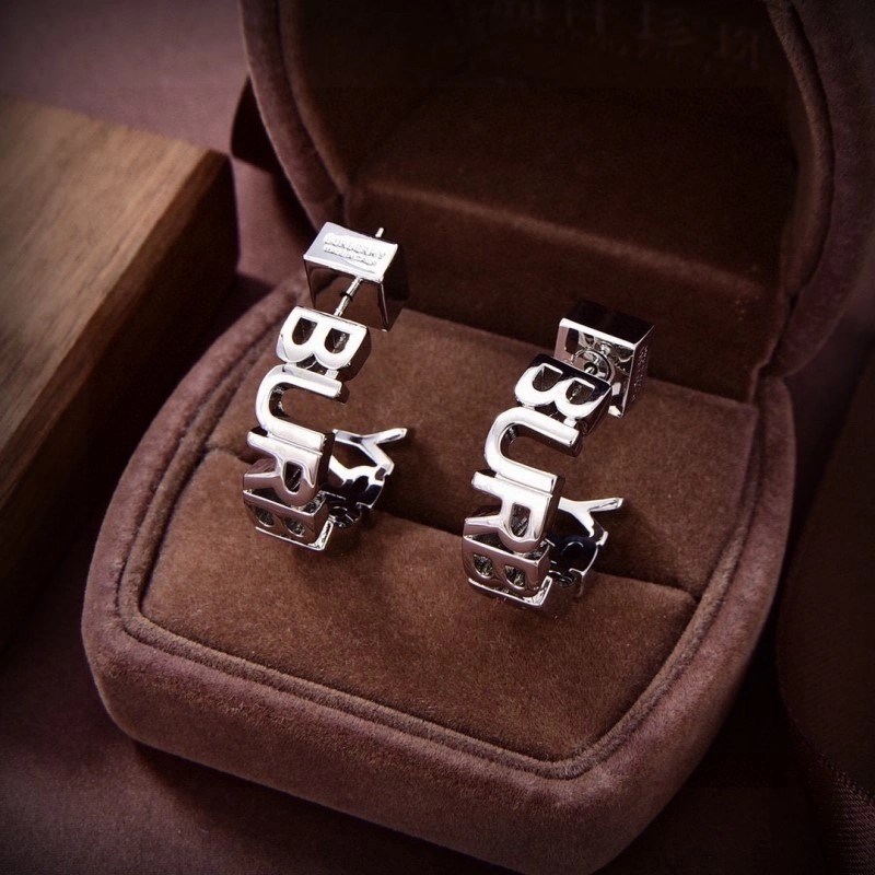 UrbanChic Burberry Earrings 208149