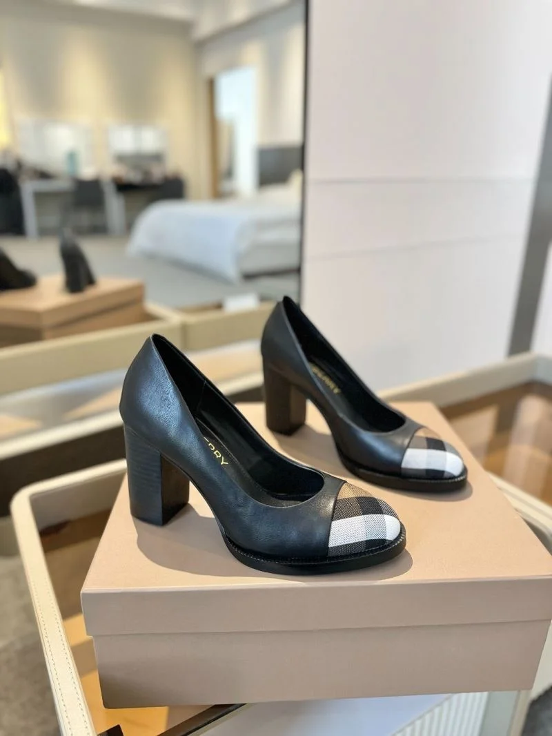 Burberry Heeled Shoes Compact 17122