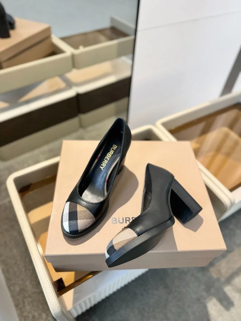 Burberry Heeled Shoes Compact 17122