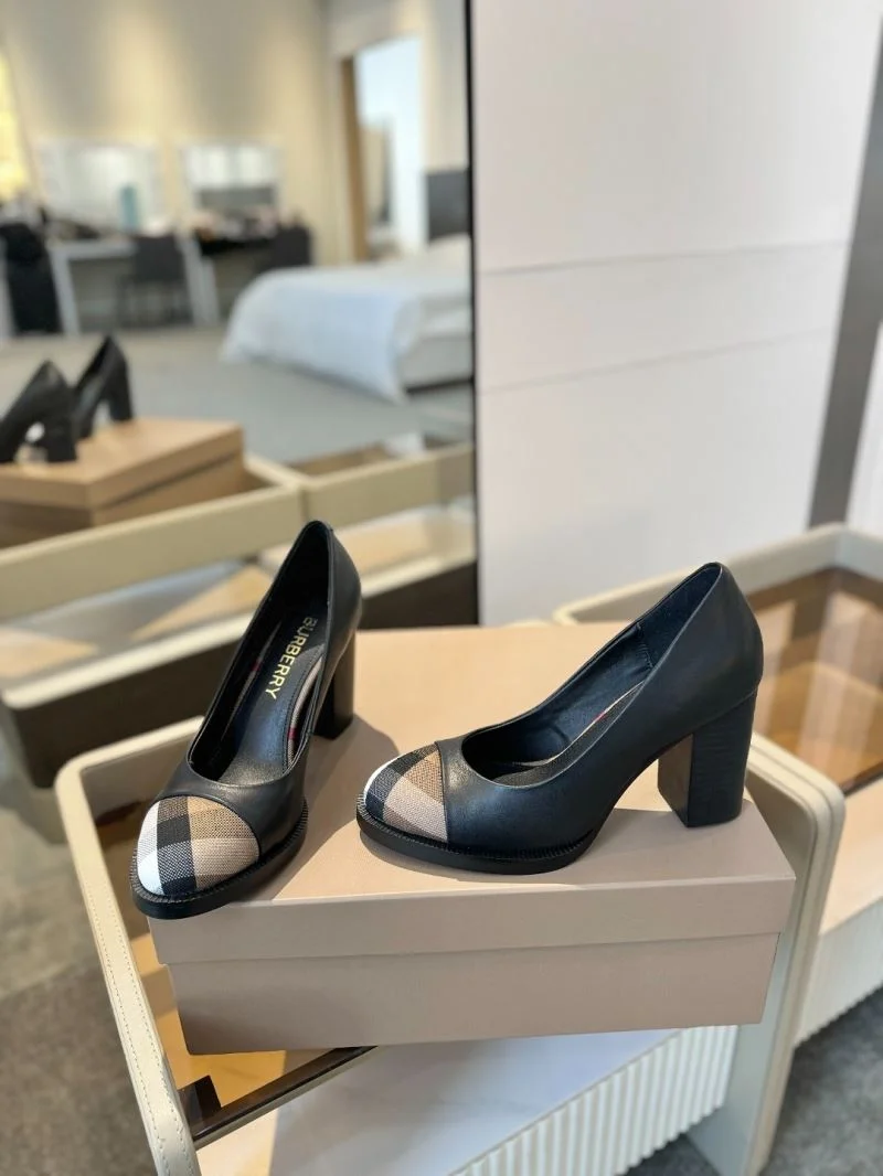 Burberry Heeled Shoes Compact 17122