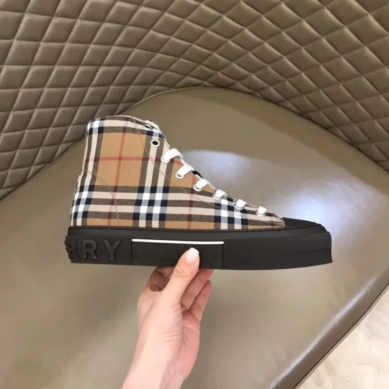 Burberry High Shoes Resilient 17096