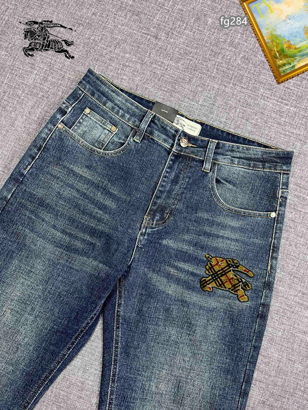 Burberry Jeans Versatile 99404