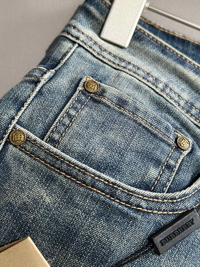 Effortless Burberry Jeans 103180