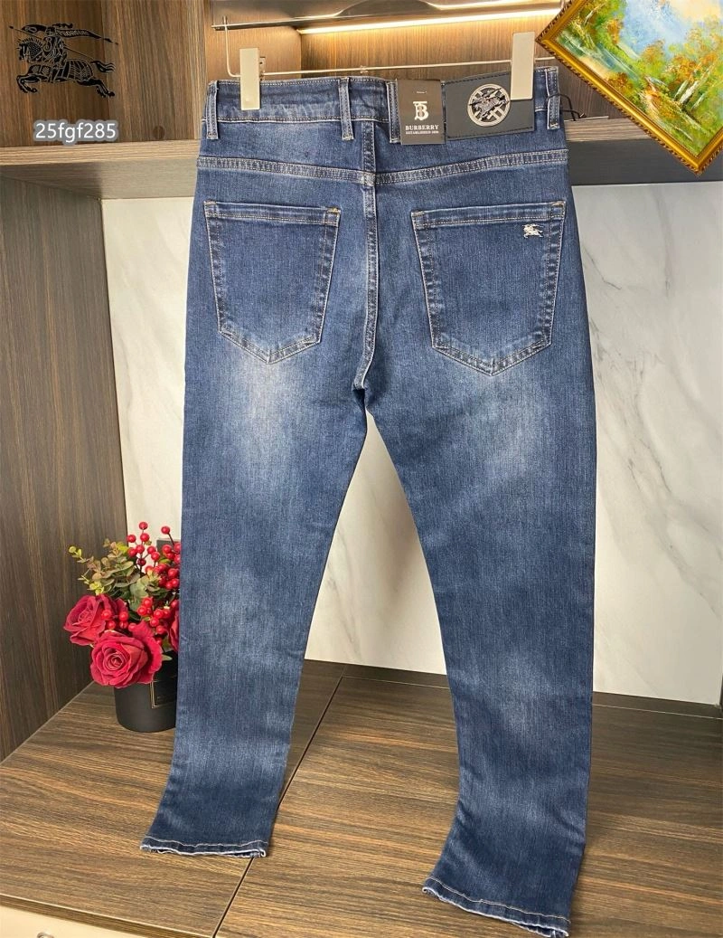 Burberry Jeans Snug 105752
