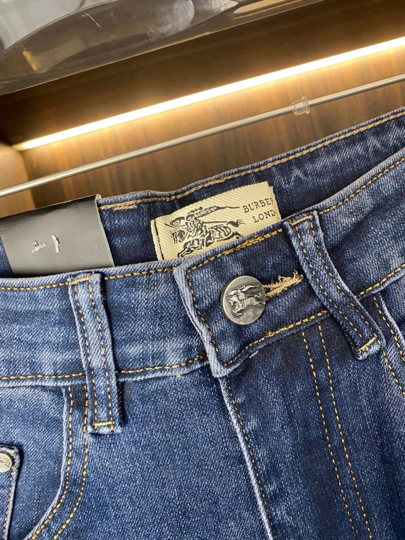 Burberry Jeans Snug 105752